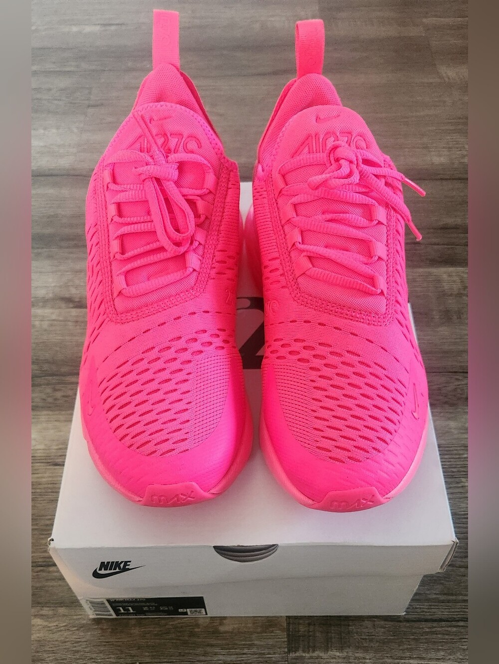 *NEW W BOX* Nike Airmax Air Max 270 Sz 11 Vibrant Neon Bright Hyper Triple Pink